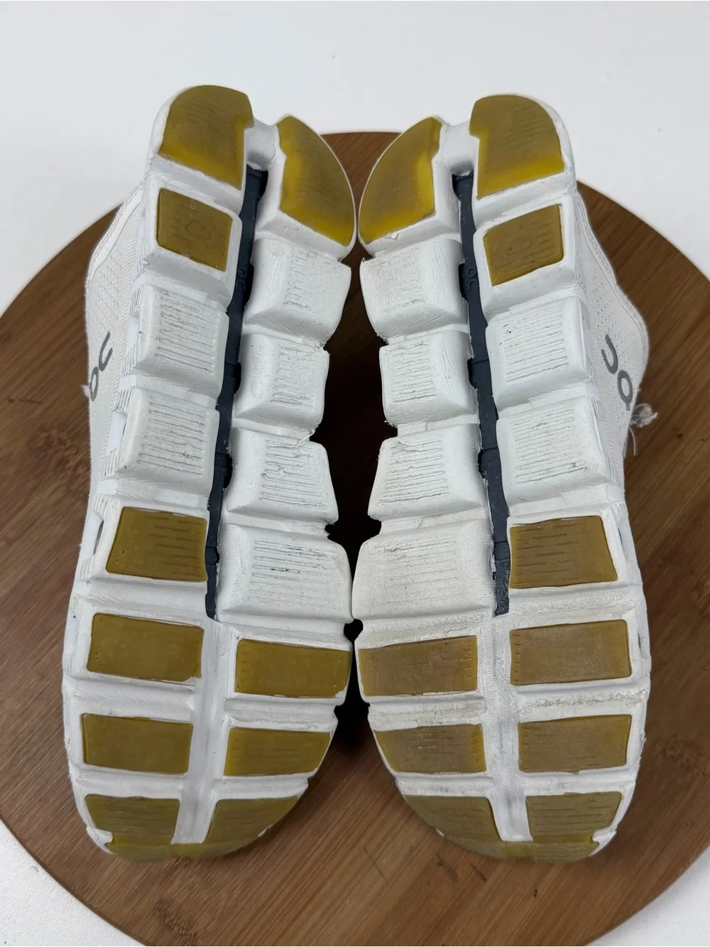 On Running lightweight knit